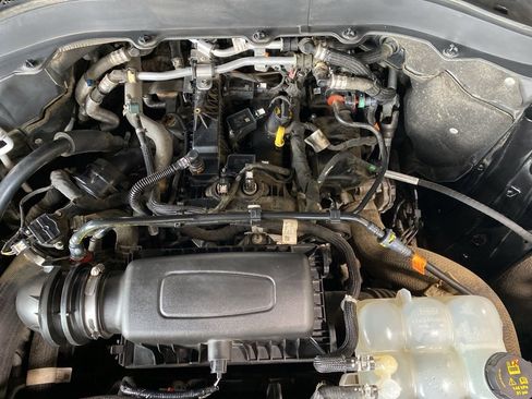 Used 2022 Ford Explorer XLT w/ Equipment Group 202A image 20