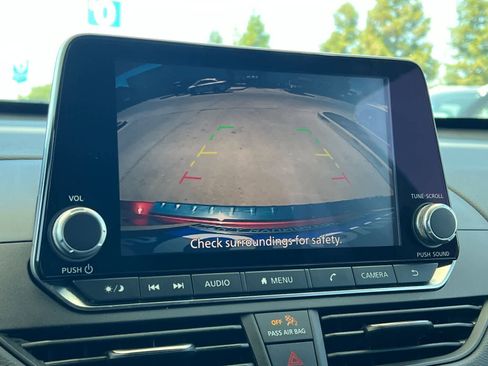 Used 2022 Nissan Altima 2.5 SV image 19