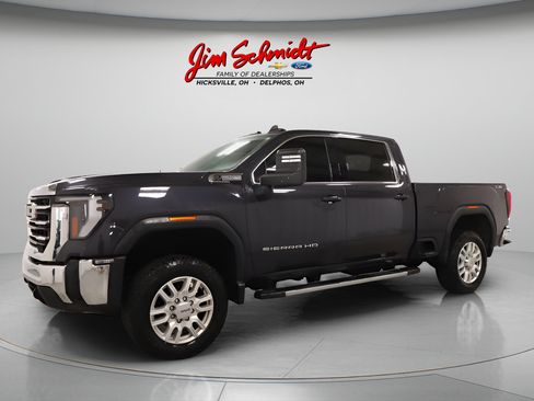 Used 2024 GMC Sierra 2500 SLE w/ SLE Value Package; AWD/4WD image 2