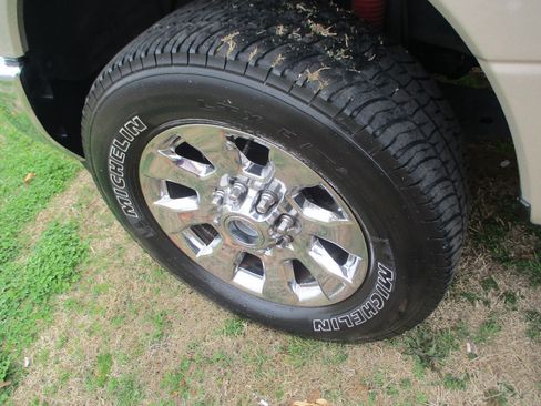 Used 2017 Ford F250 Lariat w/ Chrome Package image 27