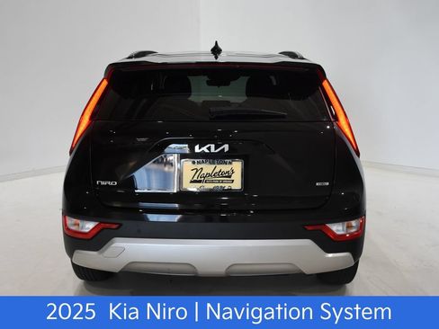 Certified 2025 Kia Niro EX FWD image 6