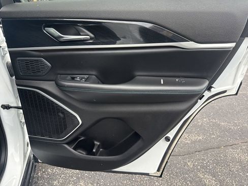 Used 2024 Jeep Grand Cherokee Trailhawk image 29