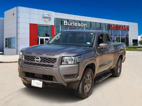 Certified 2025 Nissan Frontier SV RWD image 1