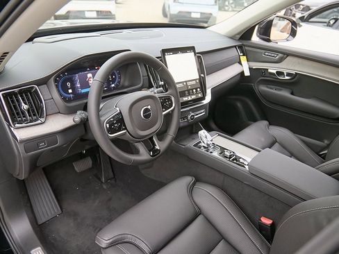 New 2025 Volvo XC90 B6 Ultra w/ Protection Package image 12