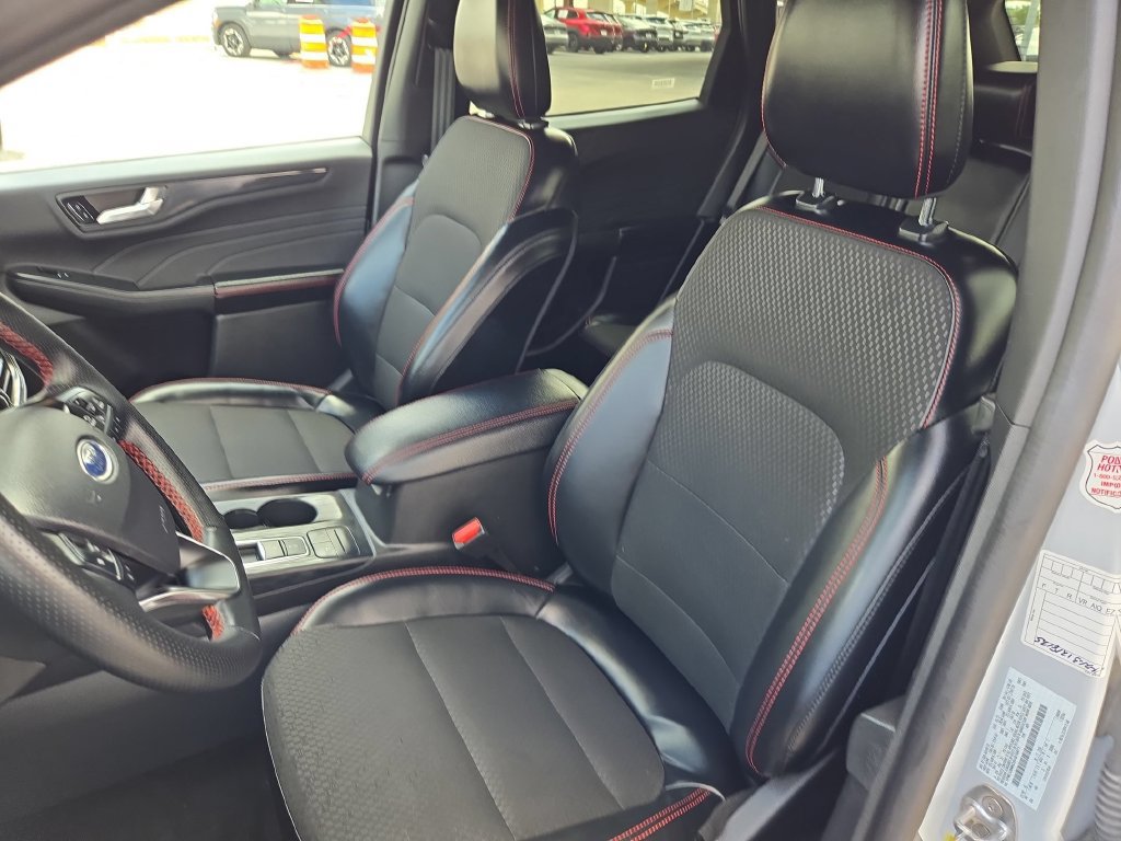 Used 2025 Ford Escape ST-Line AWD/4WD image 16