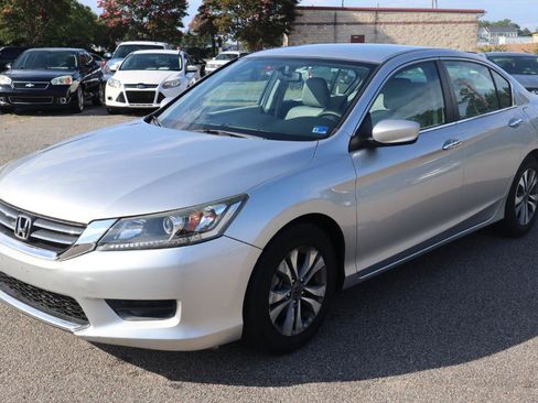 Used 2015 Honda Accord LX image 2