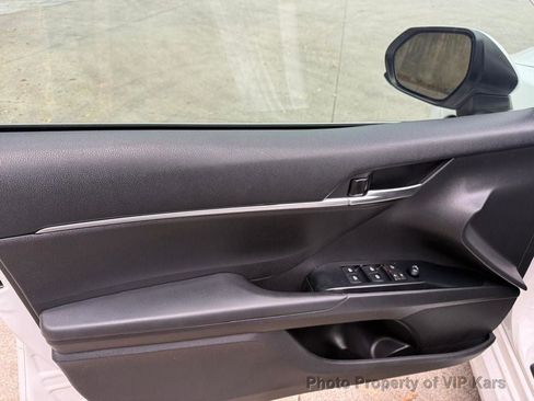 Used 2020 Toyota Camry LE image 12