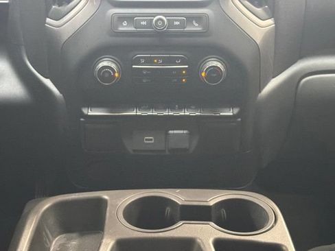 Used 2020 Chevrolet Silverado 1500 Custom w/ Custom Convenience Package RWD image 17