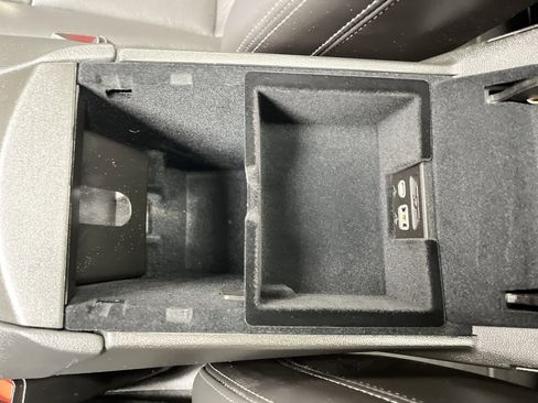 Certified 2025 Cadillac XT5 Premium Luxury image 28