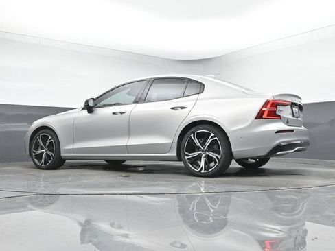 Used 2024 Volvo S60 B5 Plus AWD/4WD image 37