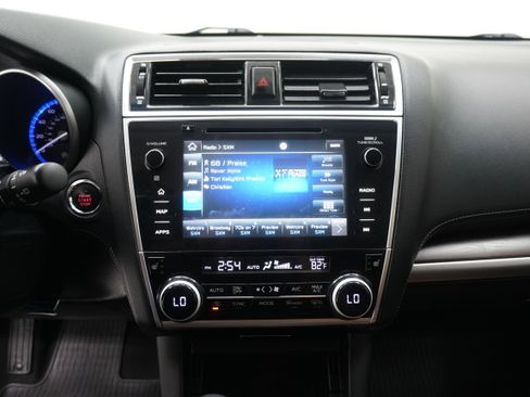 Used 2018 Subaru Outback 3.6R Touring w/ Popular Package #3 AWD/4WD image 24