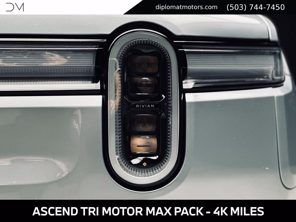 Used 2025 Rivian R1S Premium Dual AWD/4WD image 12
