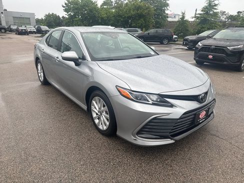 Used 2024 Toyota Camry LE FWD image 9