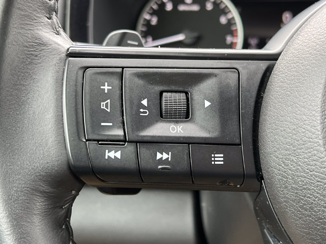 Used 2024 Nissan Pathfinder SV AWD/4WD image 20