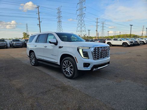 New 2026 GMC Yukon Denali image 8
