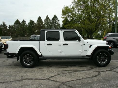 Used 2020 Jeep Gladiator Overland w/ LED Lighting Group AWD/4WD image 3