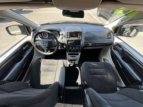 Used 2019 Dodge Grand Caravan SE image 18
