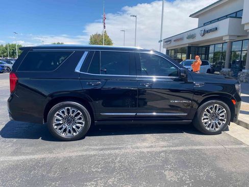 Used 2024 GMC Yukon Denali Ultimate AWD/4WD image 5