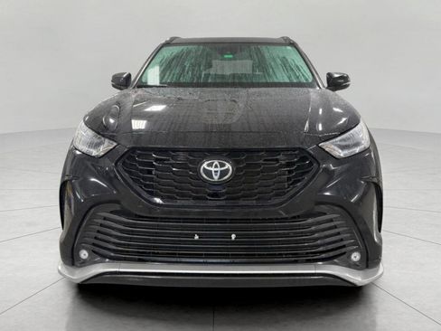 Used 2021 Toyota Highlander XSE image 3
