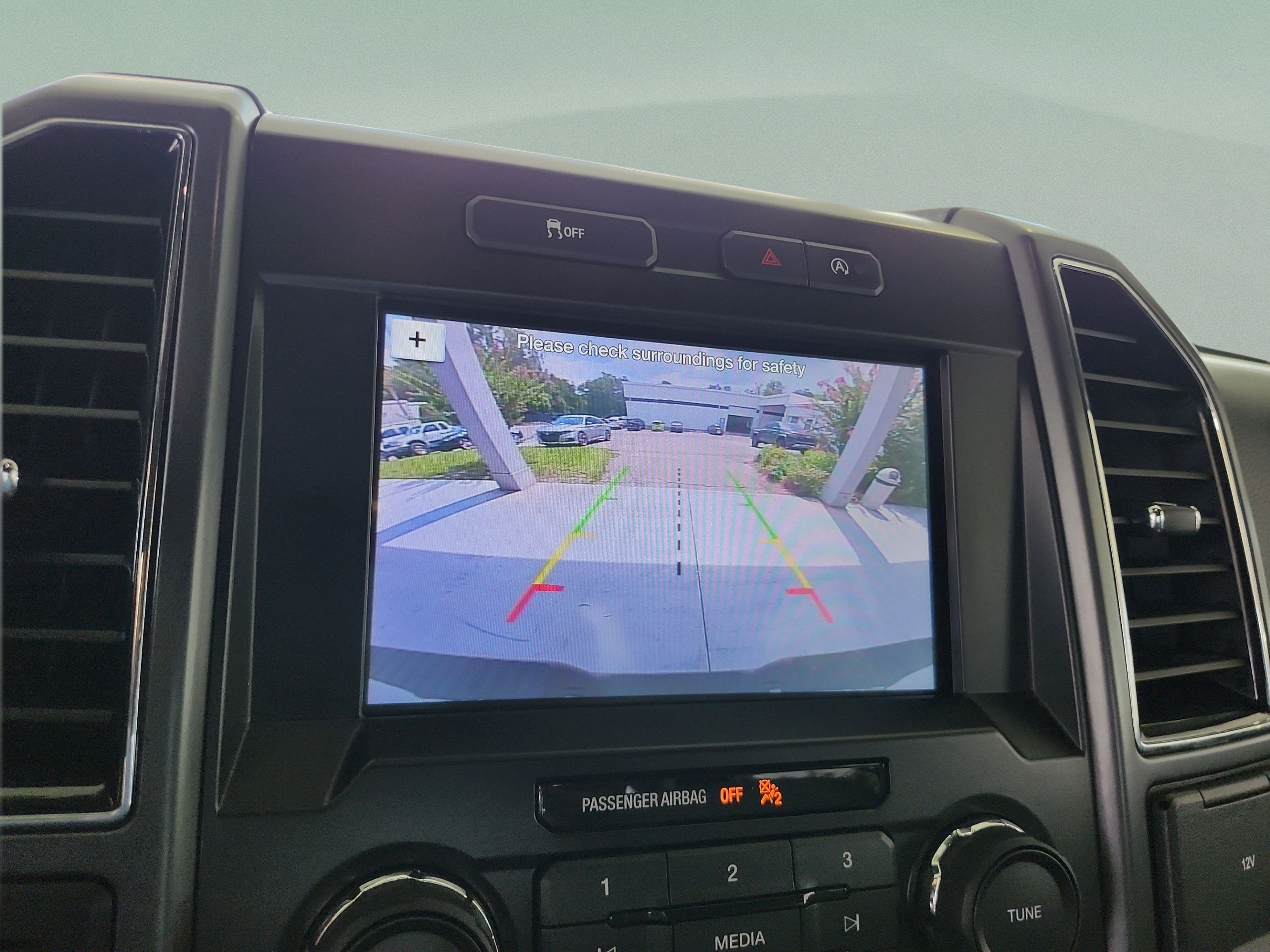 Used 2019 Ford F150 XLT w/ Heavy-Duty Payload Package AWD/4WD image 25