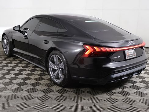 Used 2023 Audi e-tron GT Premium Plus image 10