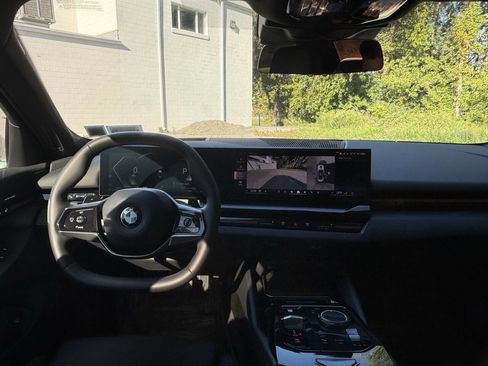 Used 2024 BMW 530i xDrive w/ Premium Package image 19