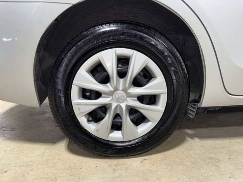 Used 2016 Toyota Corolla L image 10