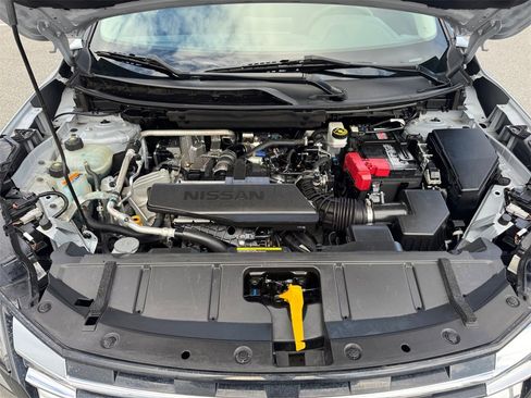 Used 2024 Nissan Rogue S image 18