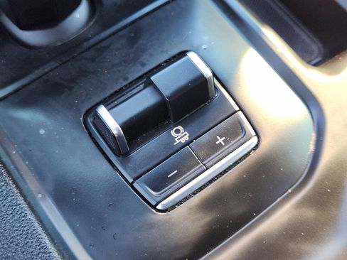 Used 2022 GMC Sierra 1500 AT4 w/ AT4 Premium Package image 23