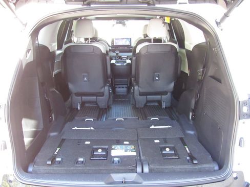 Used 2026 Toyota Sienna XSE AWD/4WD image 24