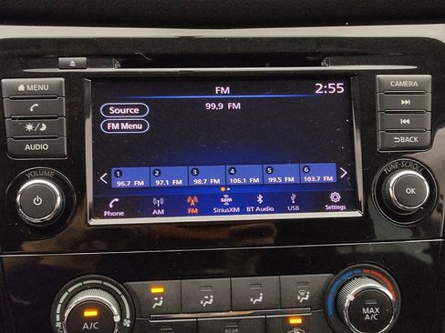 Used 2018 Nissan Rogue S FWD image 25