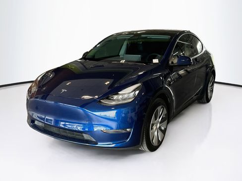 Used 2021 Tesla Model Y Long Range AWD/4WD image 3