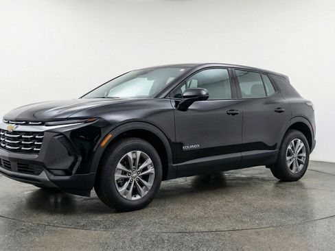 Used 2025 Chevrolet Equinox LT FWD image 3