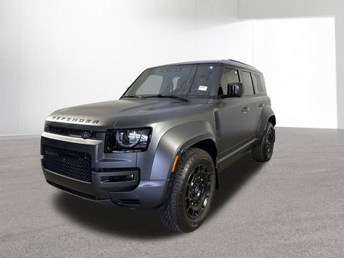Used 2025 Land Rover Defender 110 AWD/4WD image 24