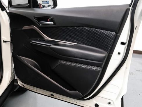 Used 2020 Toyota C-HR LE FWD image 40