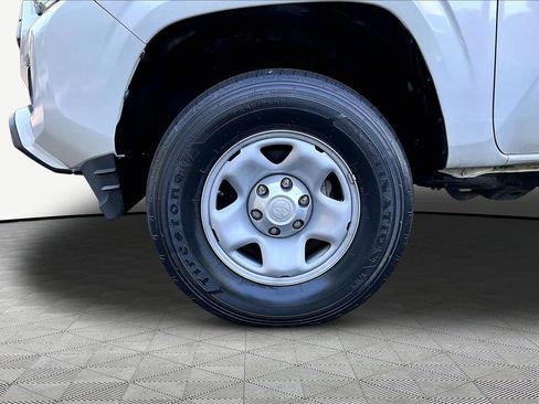 Certified 2023 Toyota Tacoma SR AWD/4WD image 10