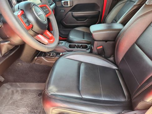 Used 2023 Jeep Gladiator Sport image 13