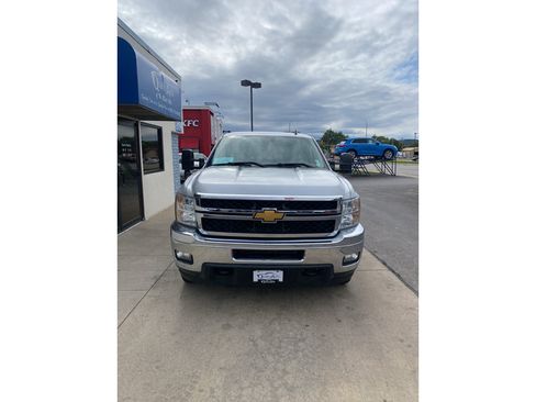 Used 2013 Chevrolet Silverado 2500 LT w/ Interior Plus Package AWD/4WD image 3