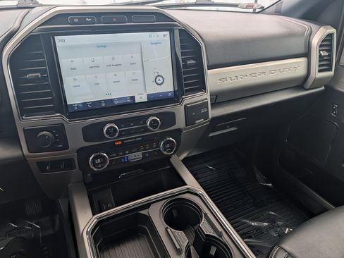 Certified 2022 Ford F450 Lariat w/ Lariat Value Package AWD/4WD image 29