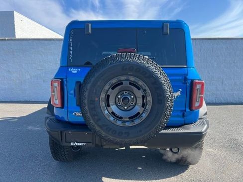 New 2025 Ford Bronco Badlands w/ Sasquatch Package AWD/4WD image 3