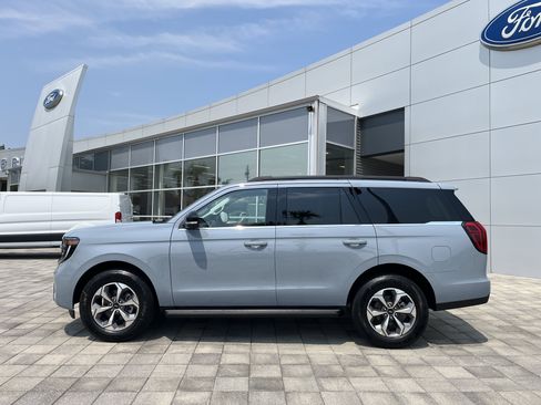 New 2027 Ford Expedition Active RWD image 3