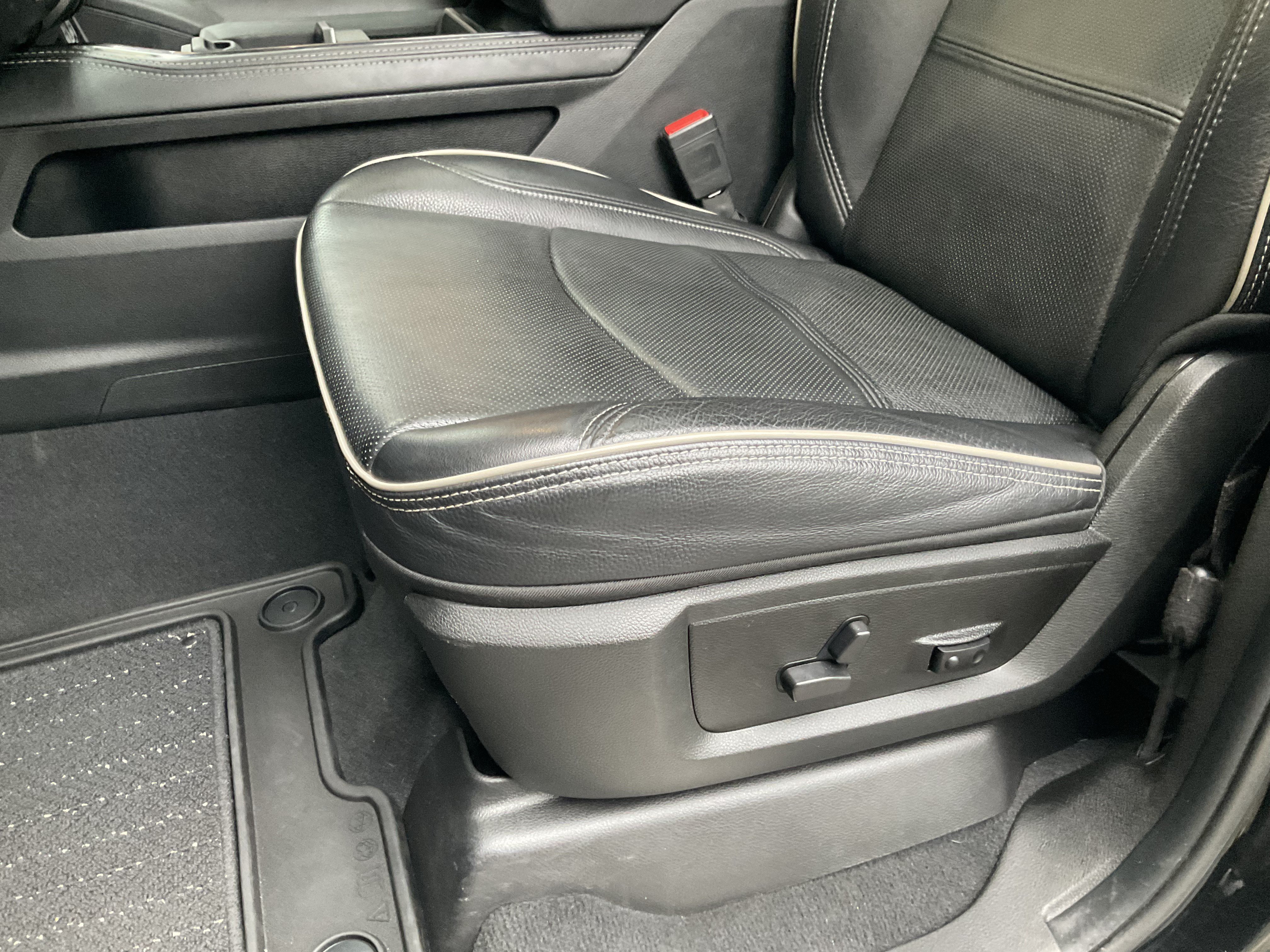 Used 2024 RAM 2500 Limited AWD/4WD image 33