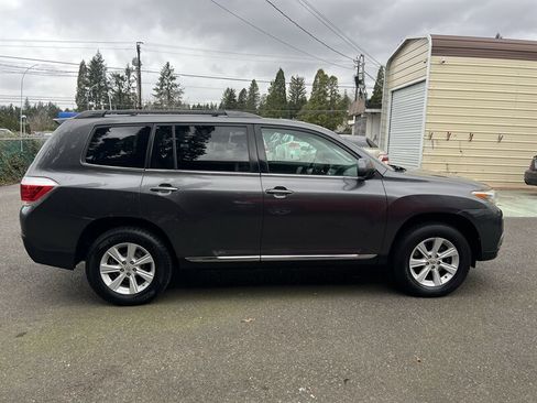 Used 2012 Toyota Highlander AWD w/ Tech Pkg image 6