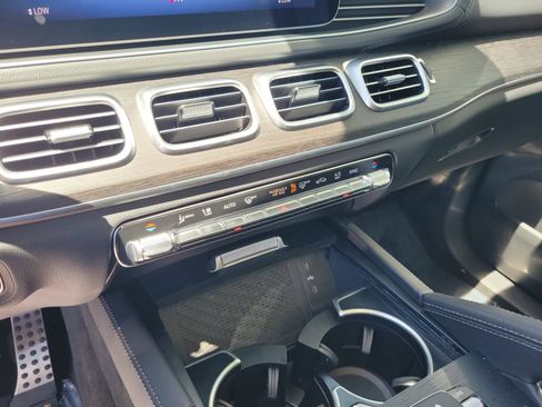Certified 2026 Mercedes-Benz GLS 450 4MATIC image 18
