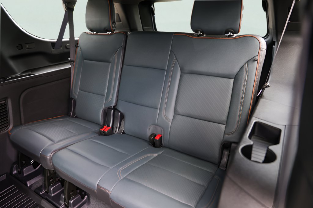 Used 2025 GMC Yukon XL AT4 w/ AT4 Premium Plus Package AWD/4WD image 24