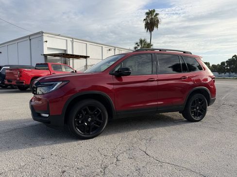 Used 2024 Honda Passport Black Edition image 9