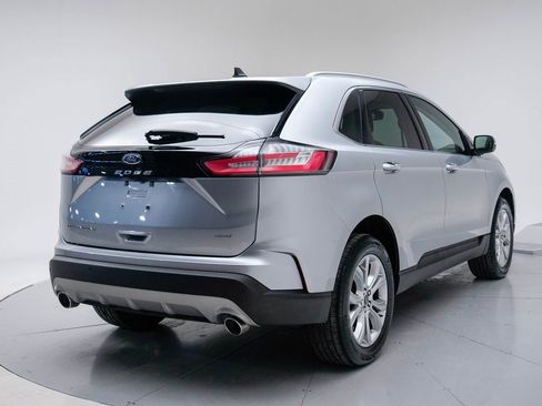 Used 2022 Ford Edge Titanium image 10