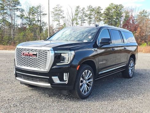 Used 2021 GMC Yukon XL Denali w/ LPO, Illumination Package image 2