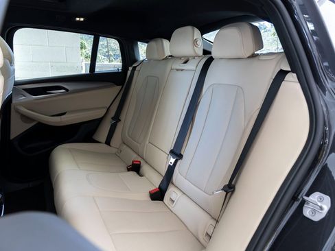 Certified 2025 BMW X4 xDrive30i image 21