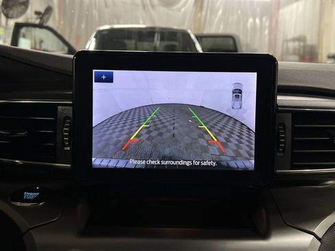 Used 2022 Ford Explorer XLT w/ Equipment Group 202A image 19